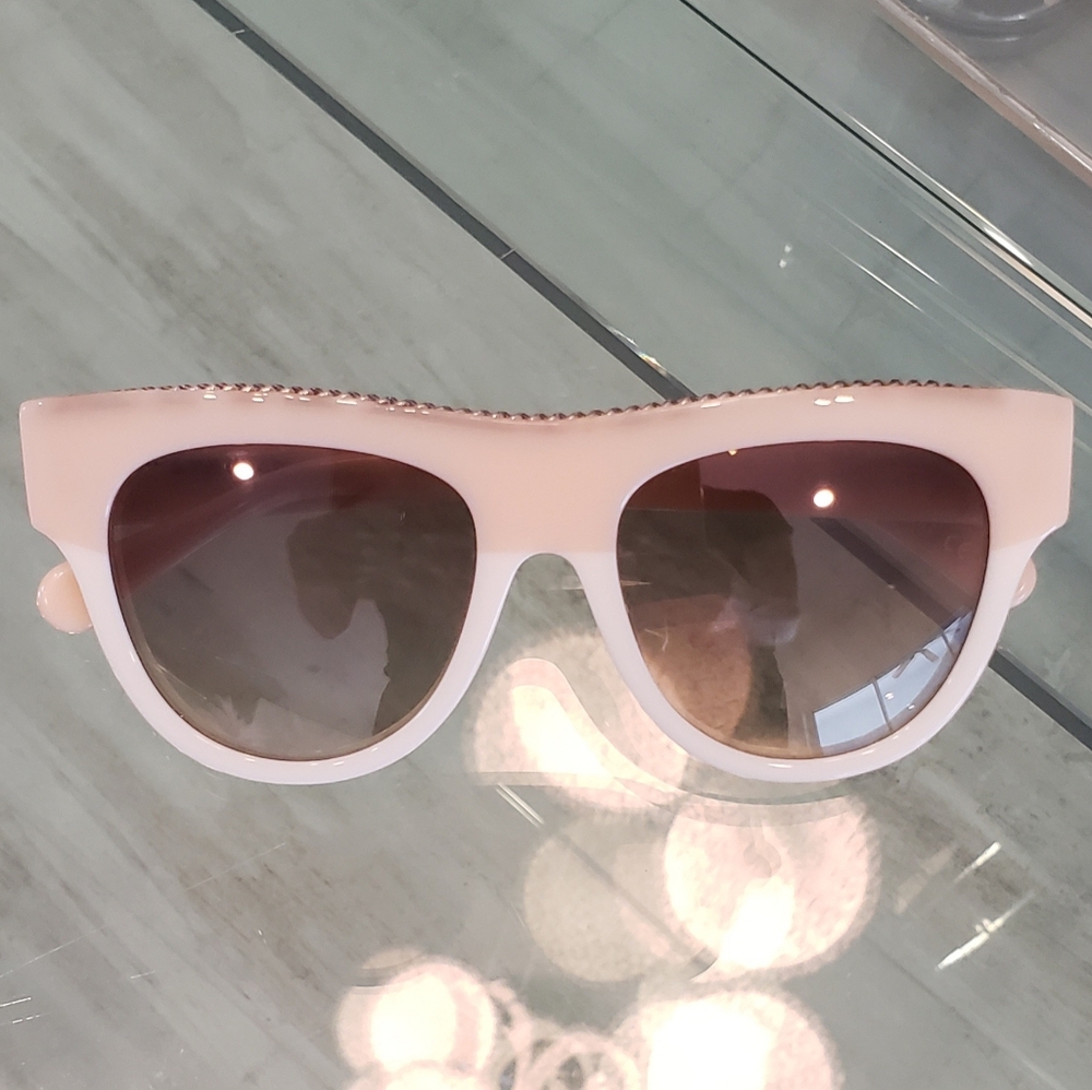 EUC - Stella McCartney two-tone nude and off white chain detail sunglasses